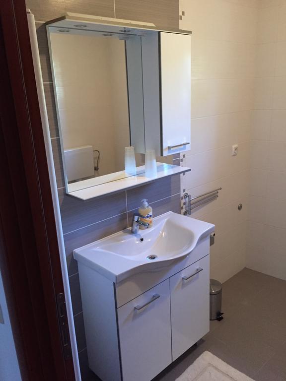 סלוניי Apartments Petra מראה חיצוני תמונה