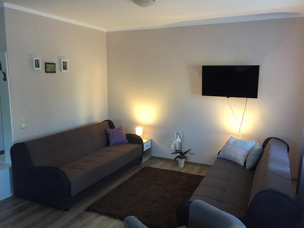 סלוניי Apartments Petra מראה חיצוני תמונה