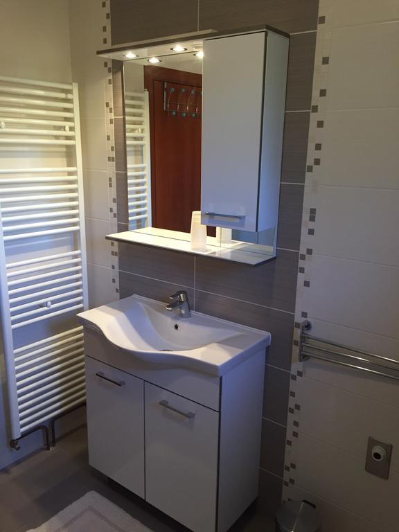 סלוניי Apartments Petra מראה חיצוני תמונה