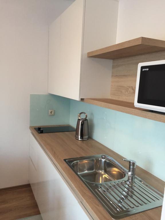 סלוניי Apartments Petra מראה חיצוני תמונה