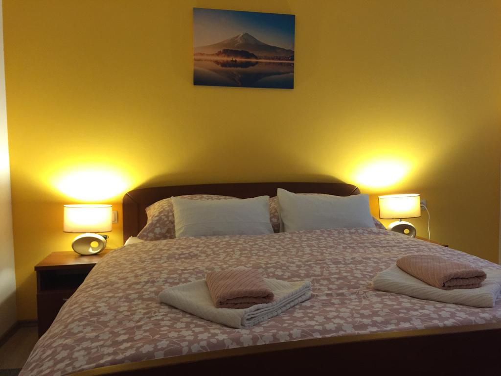 סלוניי Apartments Petra מראה חיצוני תמונה