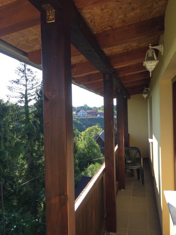 סלוניי Apartments Petra מראה חיצוני תמונה