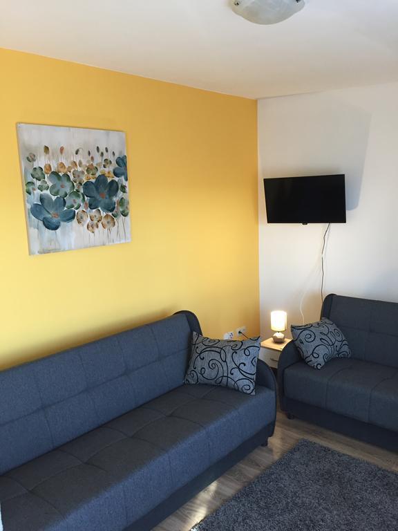 סלוניי Apartments Petra מראה חיצוני תמונה