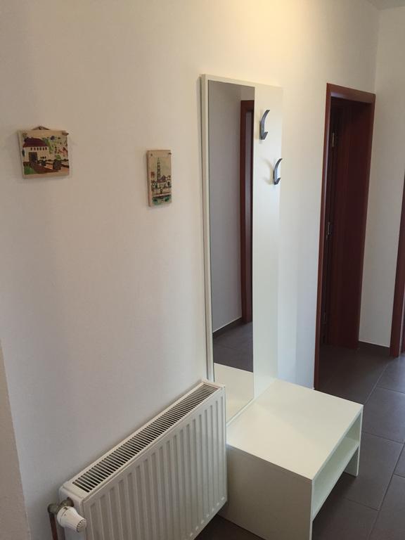 סלוניי Apartments Petra מראה חיצוני תמונה