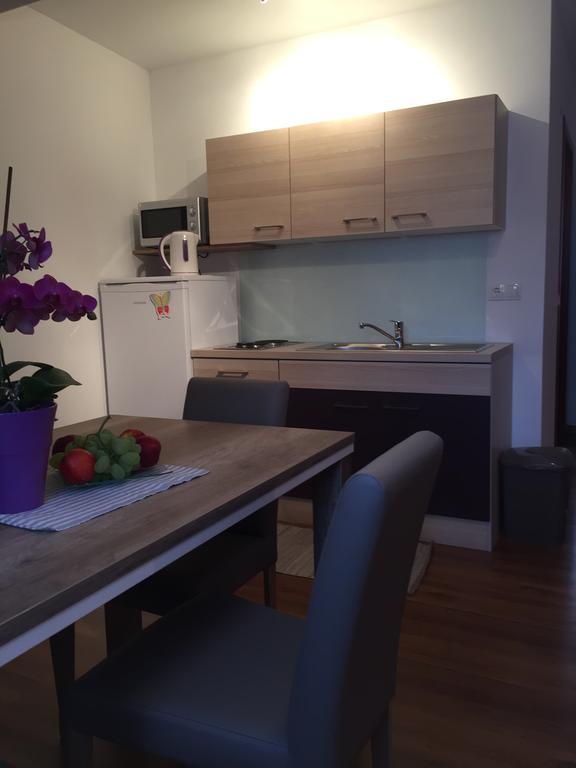 סלוניי Apartments Petra מראה חיצוני תמונה